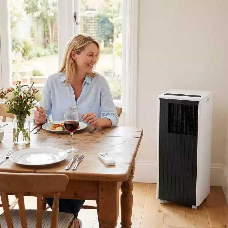 Aire acondicionado portátil de 8.000 BTU, enfría habitaciones de hasta 32,5 m², deshumidificador, ventilador, modo de suspensión, control remoto, unidad de CA silenciosa con kit de montaje para ventana