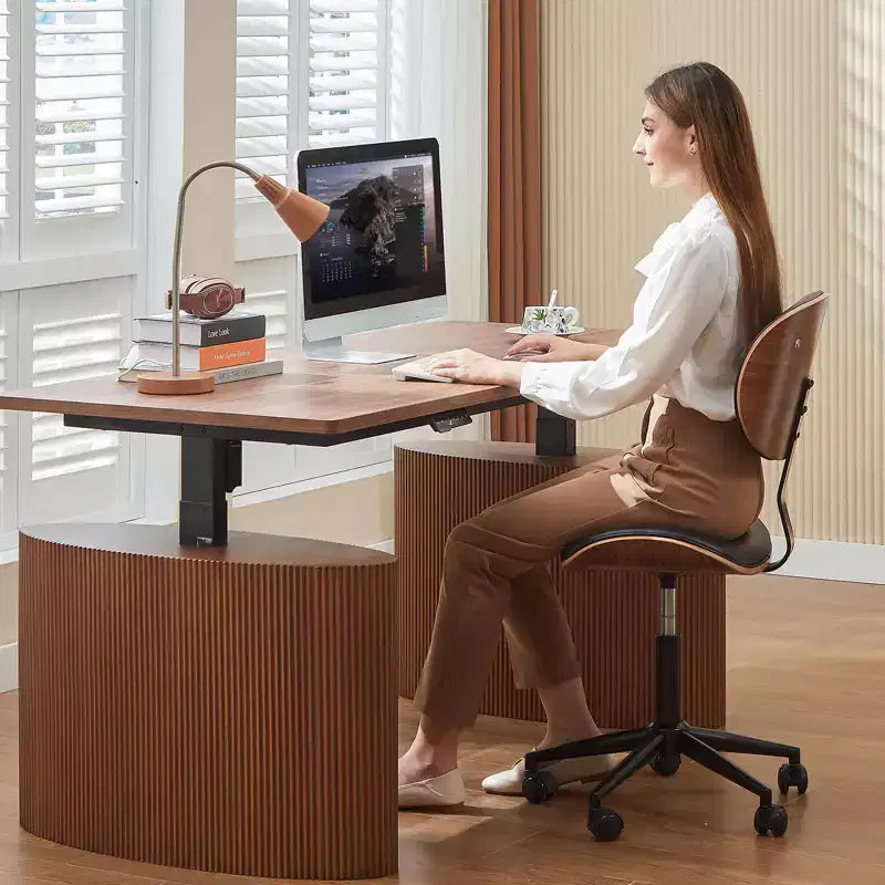 Silla de escritorio de oficina ergonómica sin brazos Bestier Bentwood, cómoda silla de mesa con soporte lumbar, silla de tareas de cuero PU ajustable en altura con ruedas
