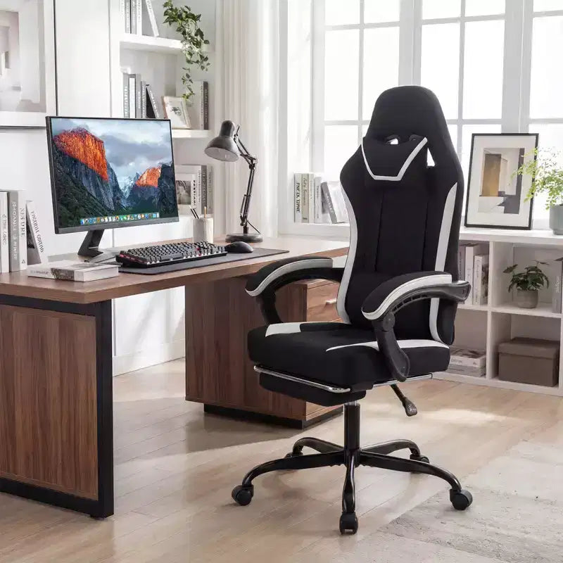 Silla Gaming Costway con reposacabezas, soporte lumbar, reposabrazos articulados, respaldo reclinable