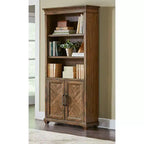 Estantería tradicional de madera de 74" con puertas – 4 estantes, acabado marrón envejecido, completamente ensamblada