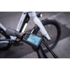 Bicicleta eléctrica híbrida Schwinn Adult Coston DX 27.5 de paso bajo